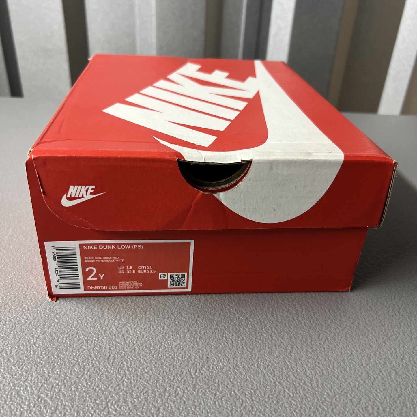 Size 2Y-Nike Dunk Low ‘Triple Red’ (Preschool)