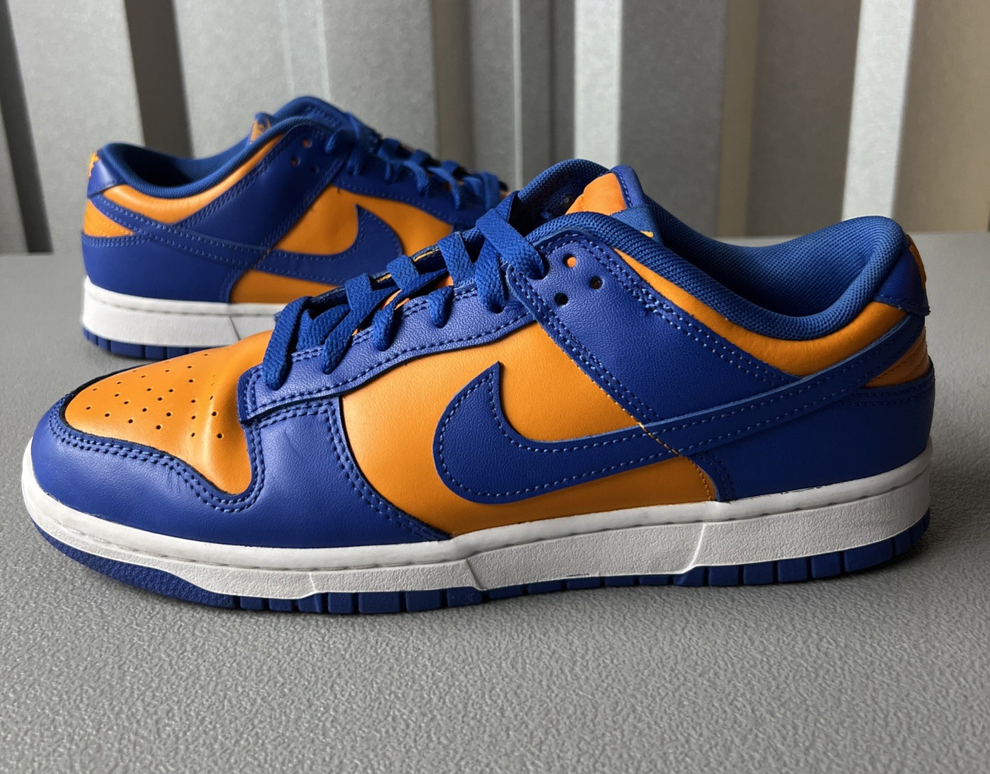 Size 10 - Nike Dunk Low Knicks
