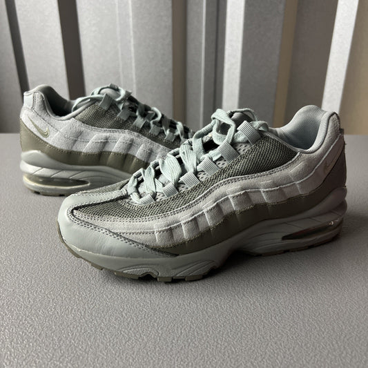 Size 6.5Y or 8 Wmns- Nike Air Max 95 SE GS 'Sepia Stone’