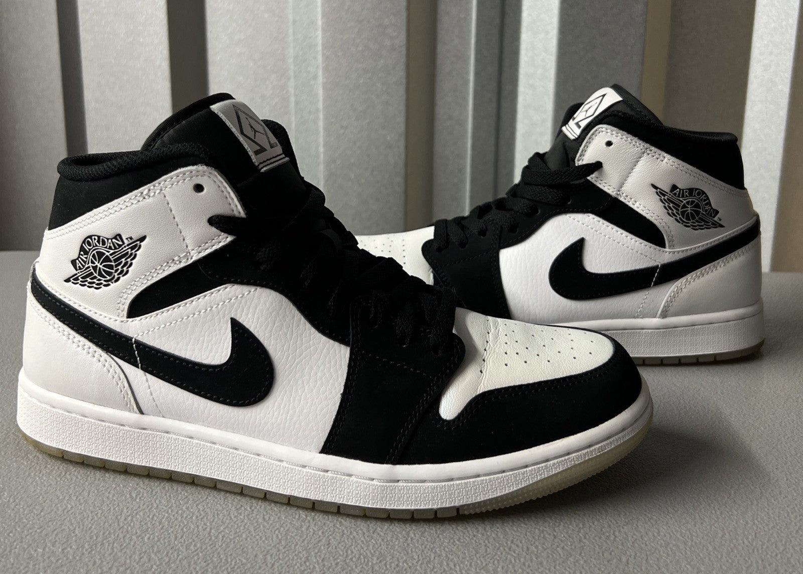 Size 9.5 Men’s or 11 Wmns- Jordan 1 Mid SE Diamond