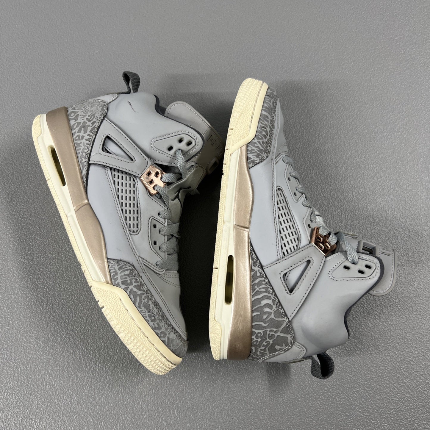Size 5.5Y - Air Jordan Spizike (GS) ‘Wolf Grey' 535712-018