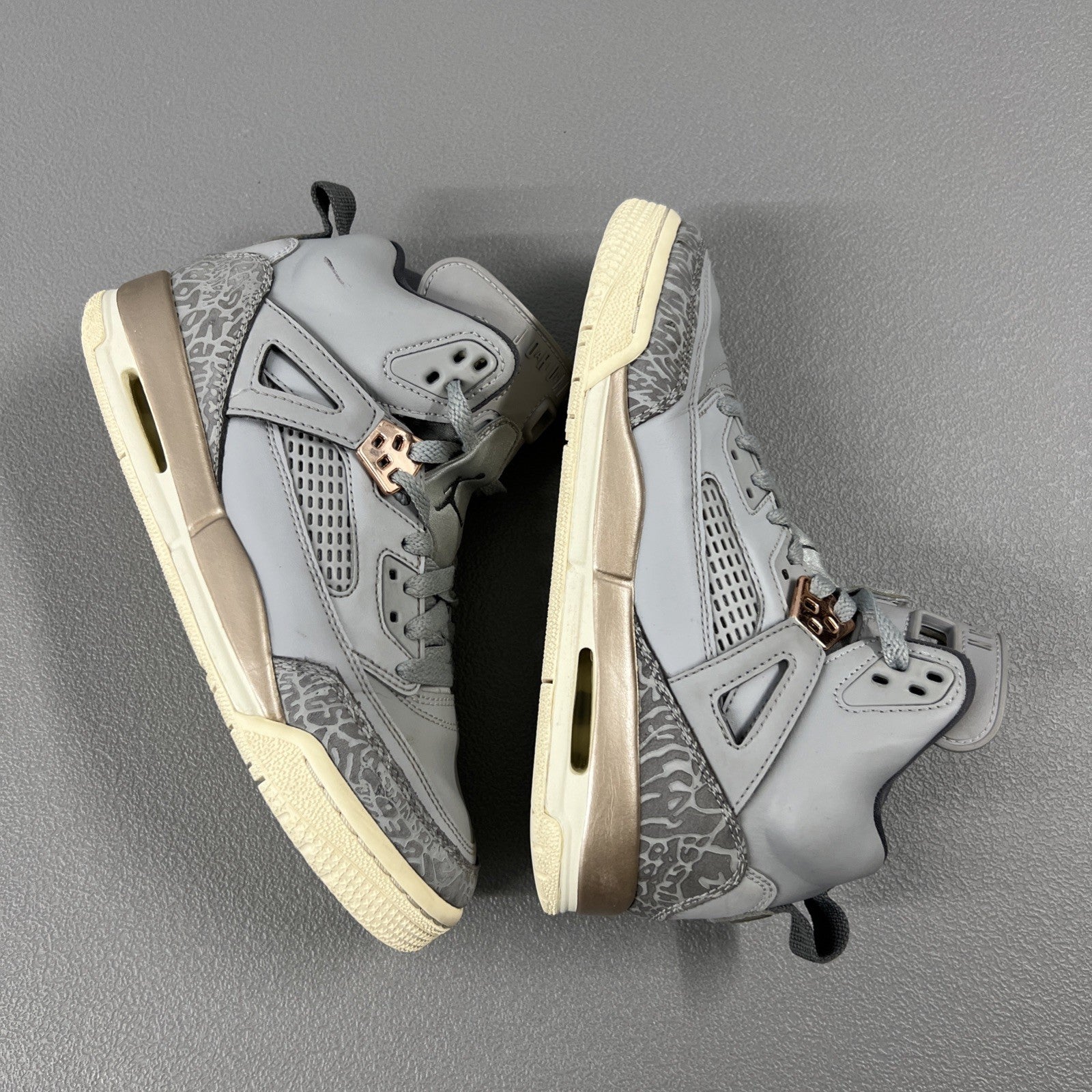 Size 5.5Y - Air Jordan Spizike (GS) ‘Wolf Grey' 535712-018