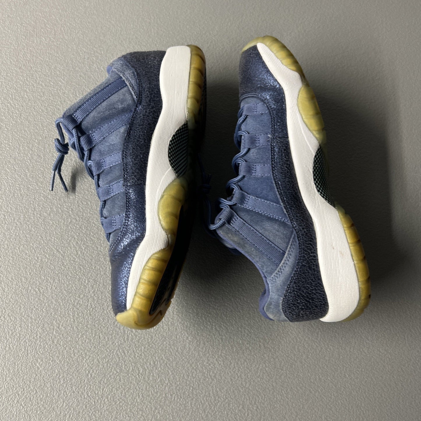 Size 6Y or 7.5 Wmns - Jordan 11 Retro Low GS 'Blue Moon’