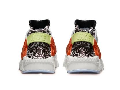 Size 5.5Y or 7 Wmns - Nike Air Huarache Run SE 'Doodle'