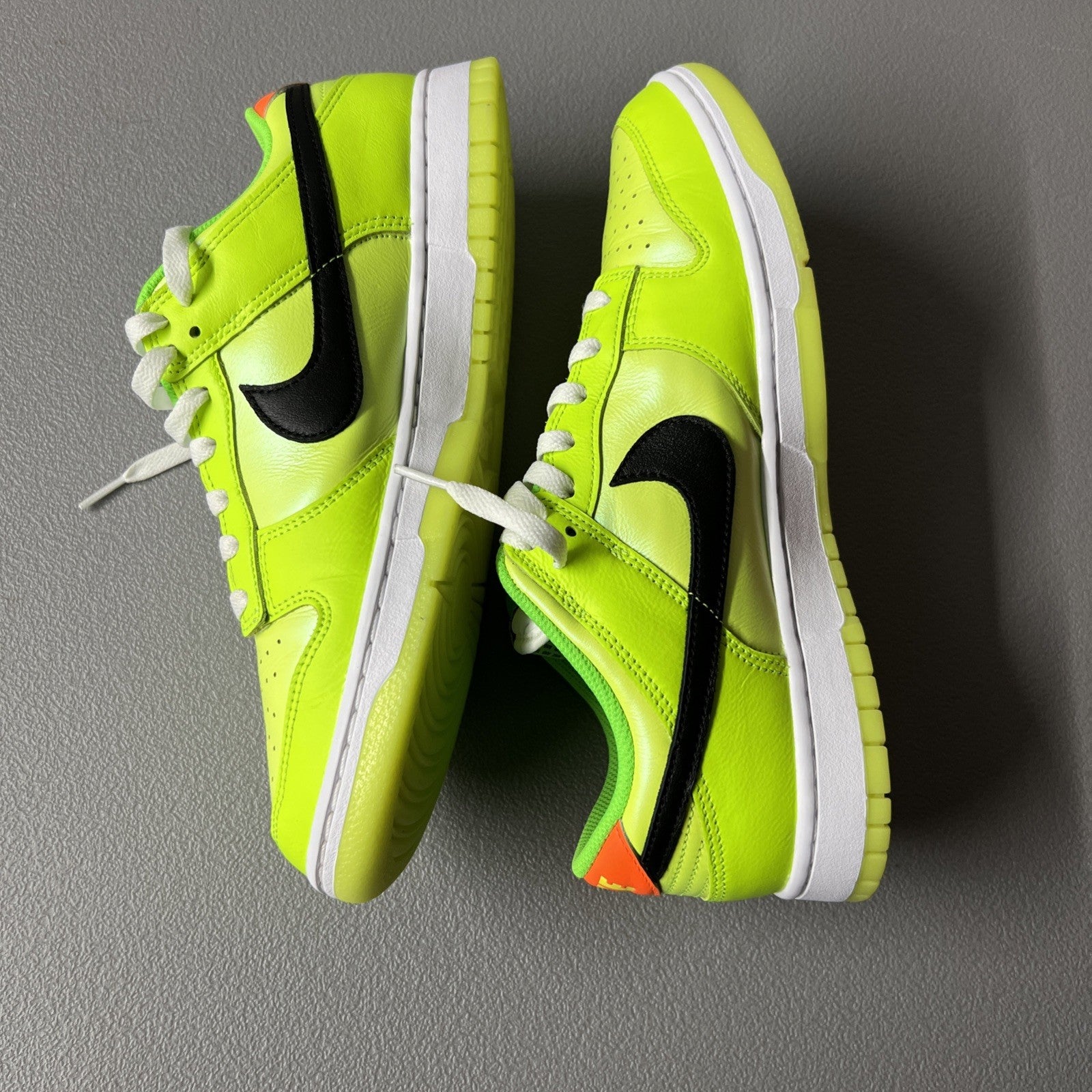 Size 10.5 - Nike Dunk Low SE ‘Splash Volt’