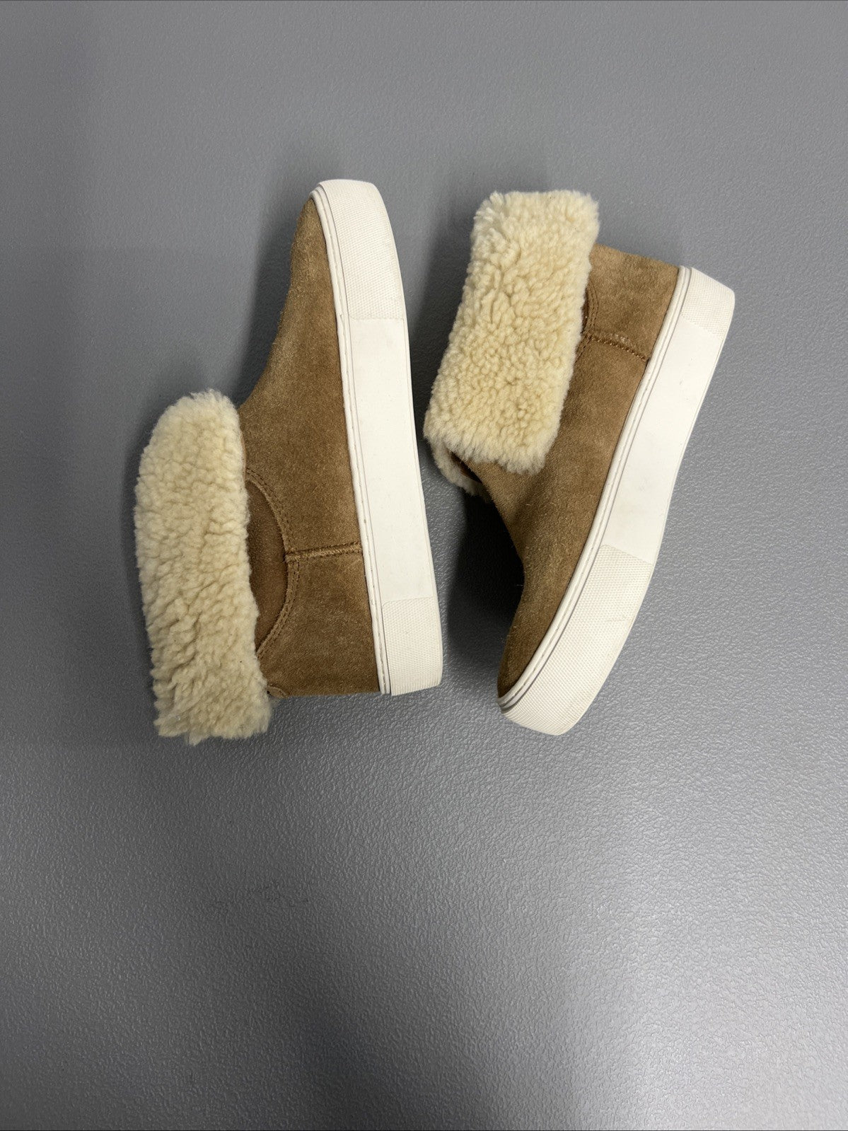 Size 6 UGG Women's Lynus Sneaker Boots -Chestnut Suede