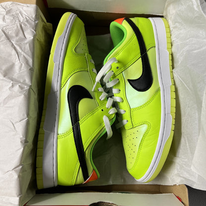 Size 10.5 - Nike Dunk Low SE ‘Splash Volt’