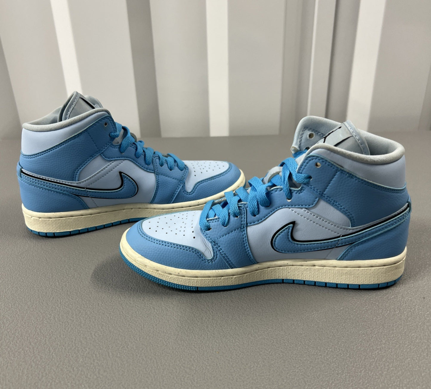Size 7 - Jordan 1 Mid SE ‘Ice Blue’ (Women’s)