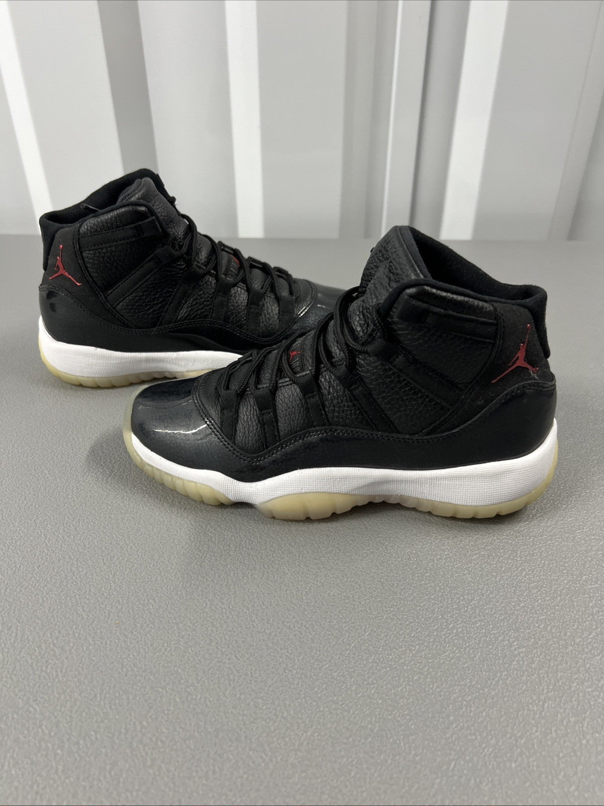 Size 5Y or 6.5 Wmns - Jordan 11 Retro 72-10 (GS)
