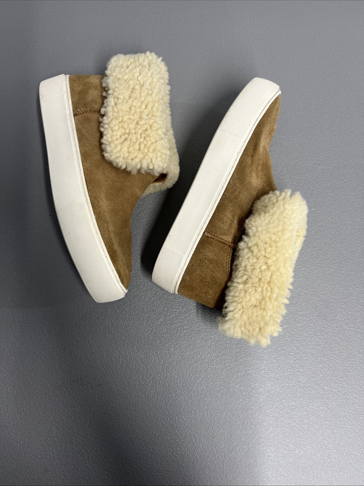 Size 6 UGG Women's Lynus Sneaker Boots -Chestnut Suede