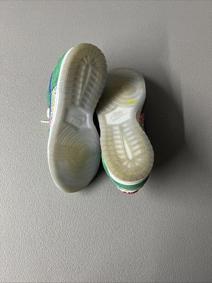 Size 4.5Y - Nike Dunk Low Foam Finger (GS)