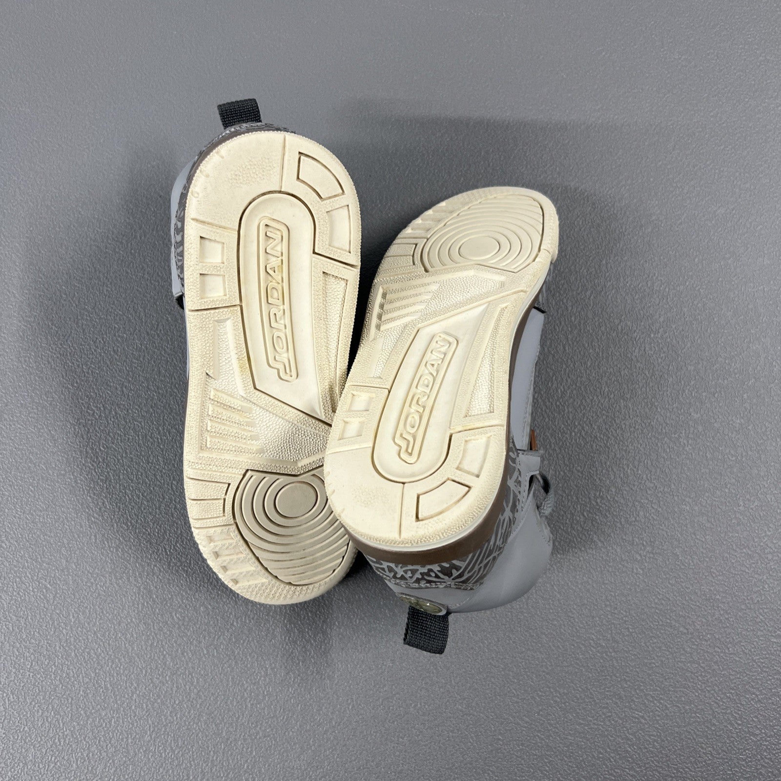 Size 5.5Y - Air Jordan Spizike (GS) ‘Wolf Grey' 535712-018