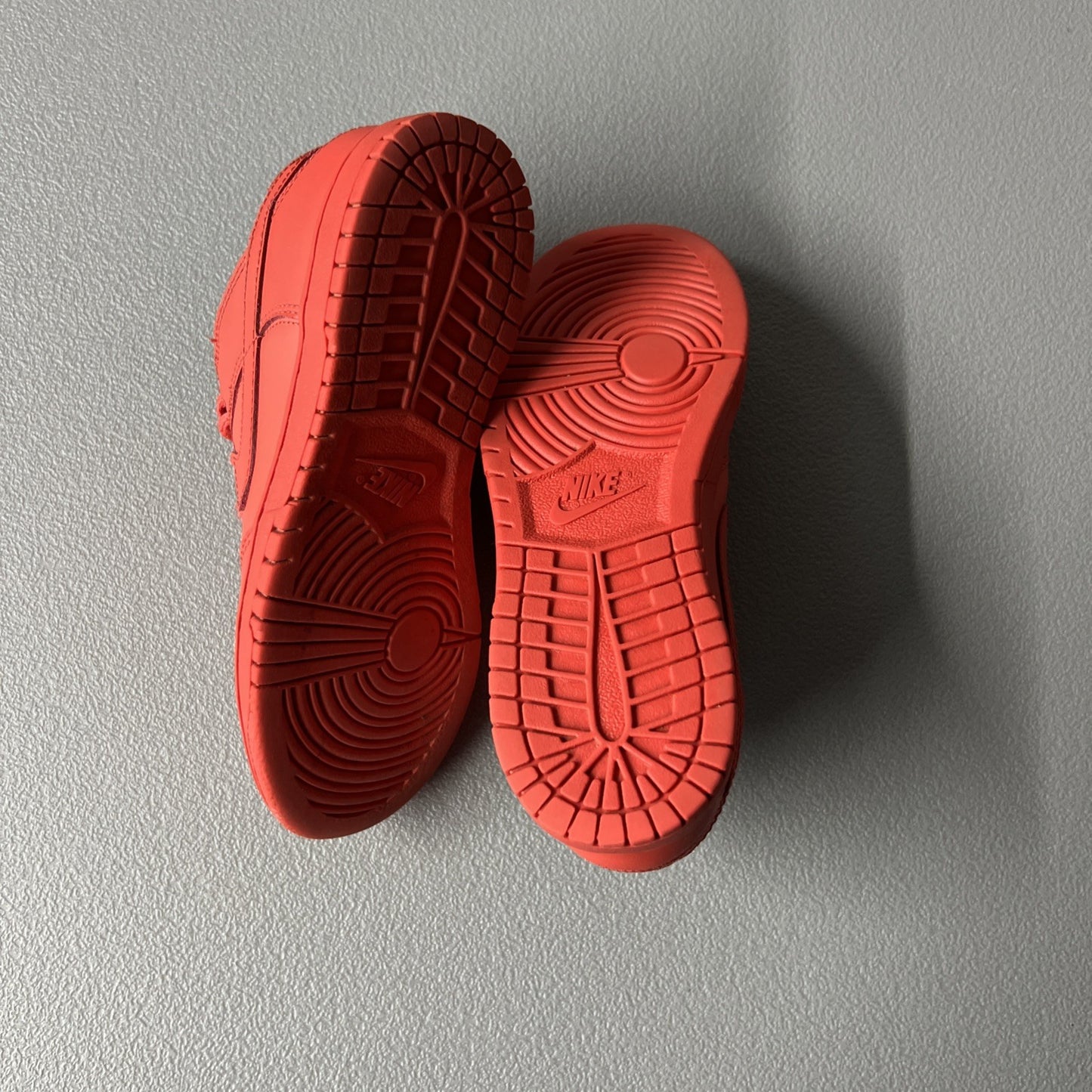 Size 2Y-Nike Dunk Low ‘Triple Red’ (Preschool)
