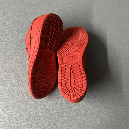 Size 2Y-Nike Dunk Low ‘Triple Red’ (Preschool)