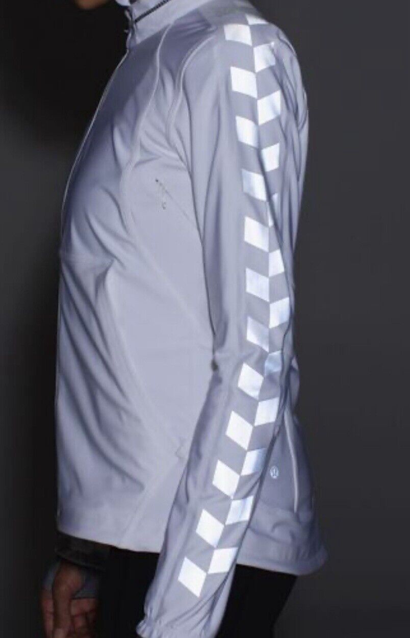 Size 9 Lululemon Feelin' Frosty Softshell Reflective Jacket Wind&Water Resistant