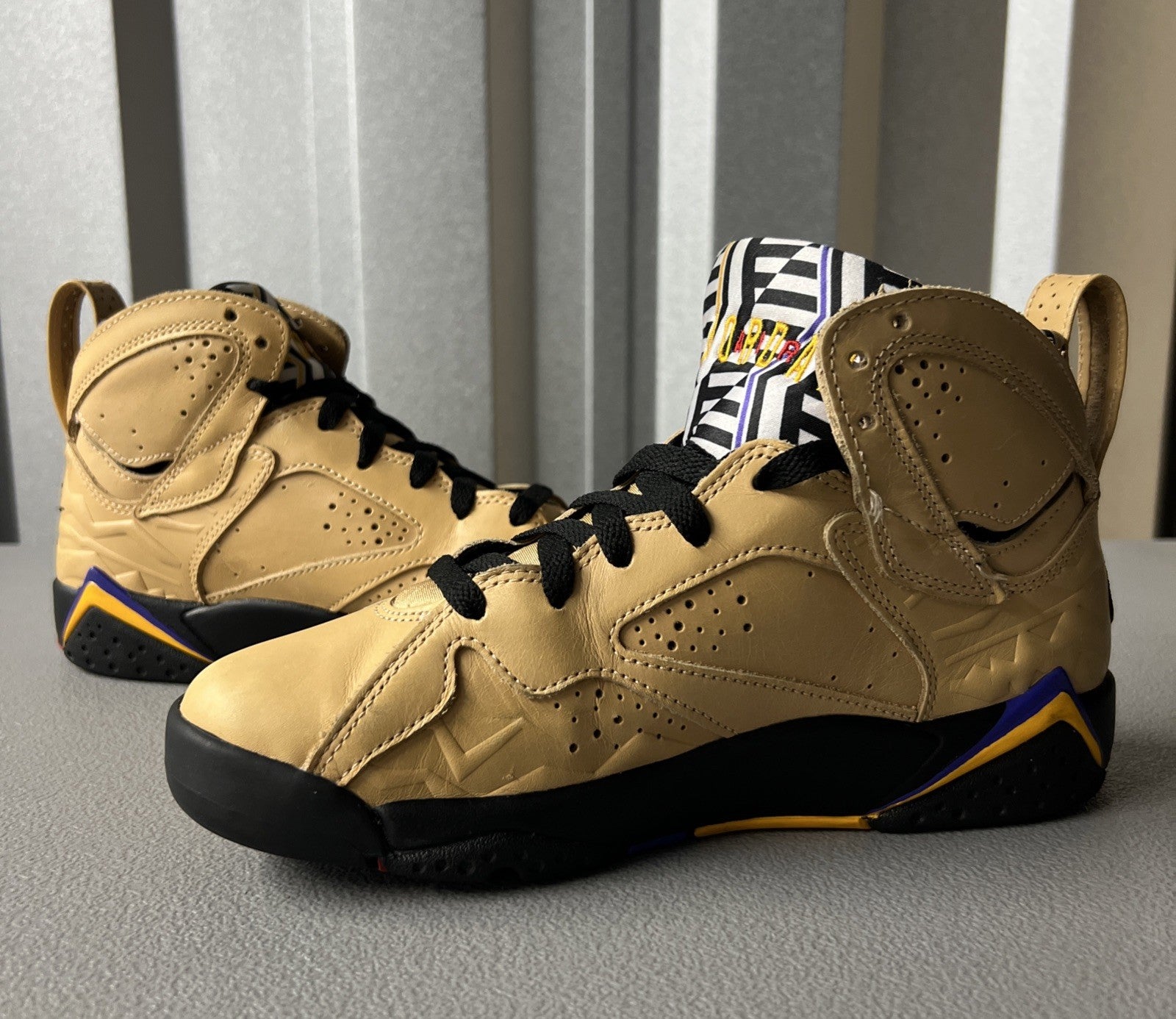 Size 5.5 Y or 7 Wmns- Jordan 7 Retro SE Mid Afrobeats GS