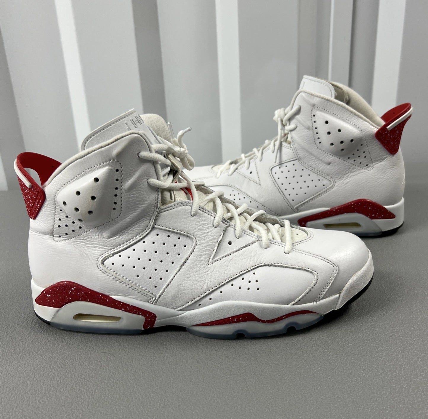 Size 11 - Air Jordan 6 Men’s ‘Red Oreo’
