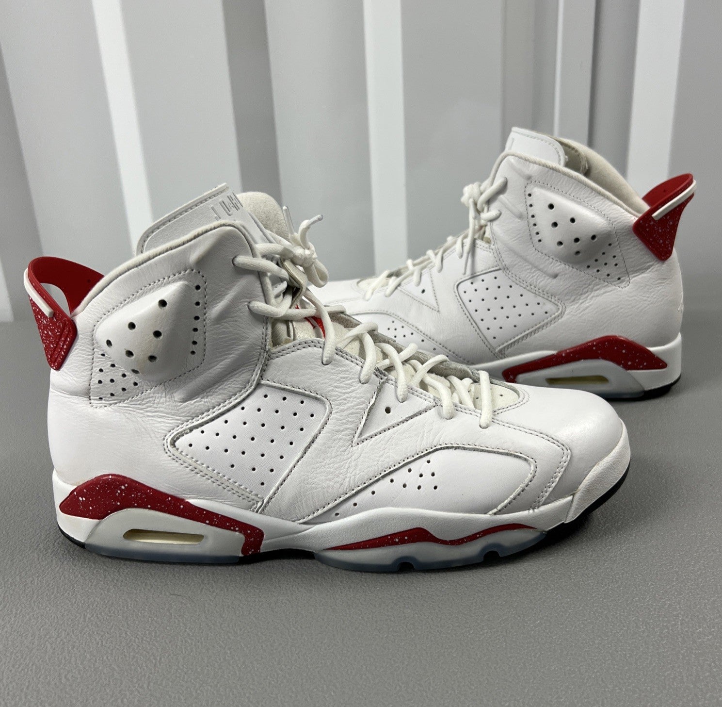 Size 11 - Air Jordan 6 Men’s ‘Red Oreo’