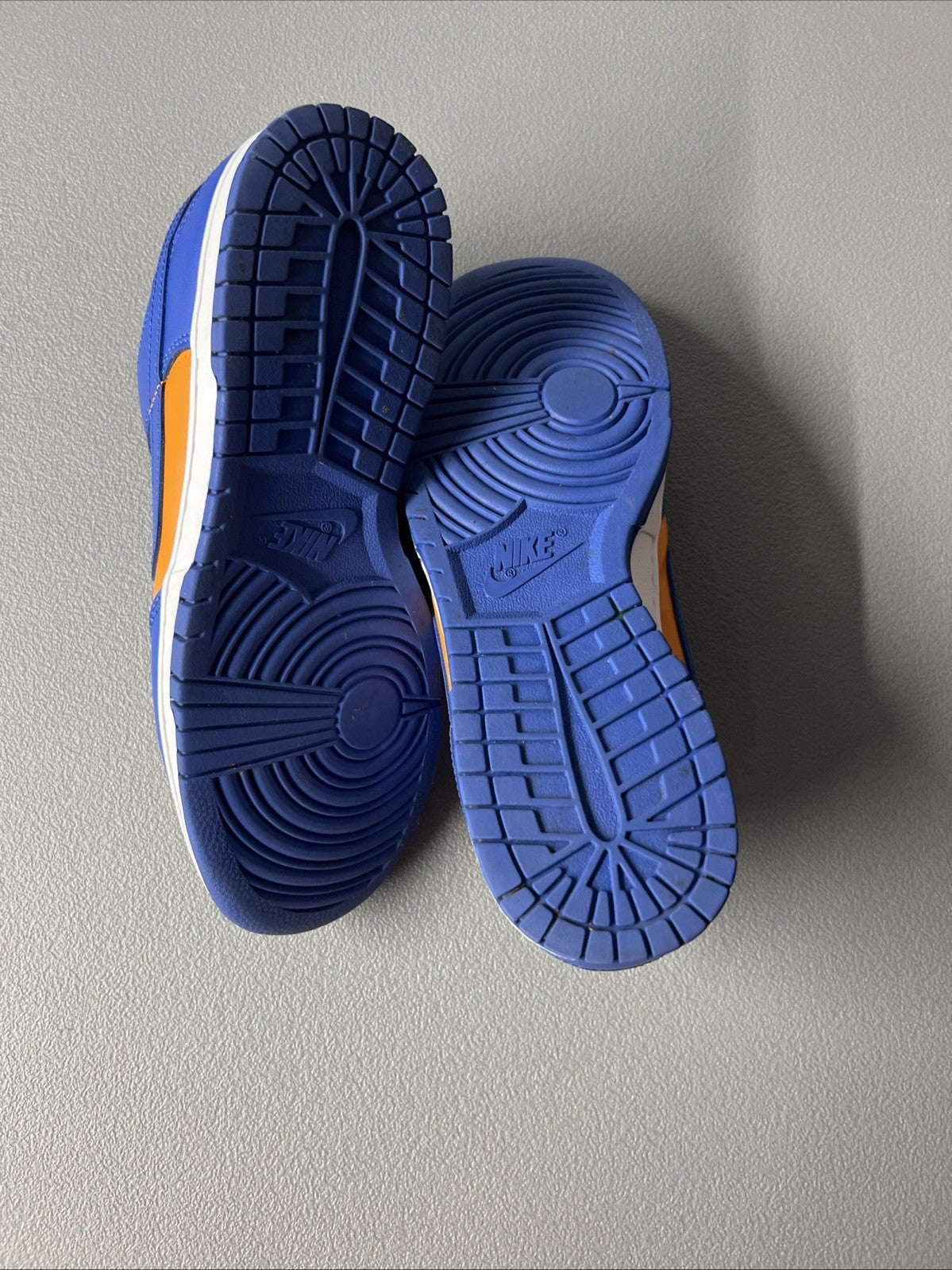 Size 10 - Nike Dunk Low Knicks
