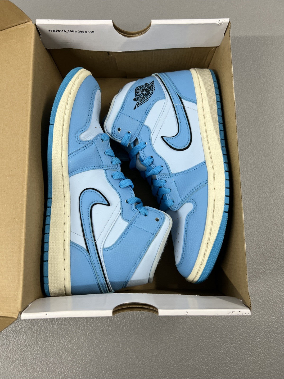 Size 7 - Jordan 1 Mid SE ‘Ice Blue’ (Women’s)