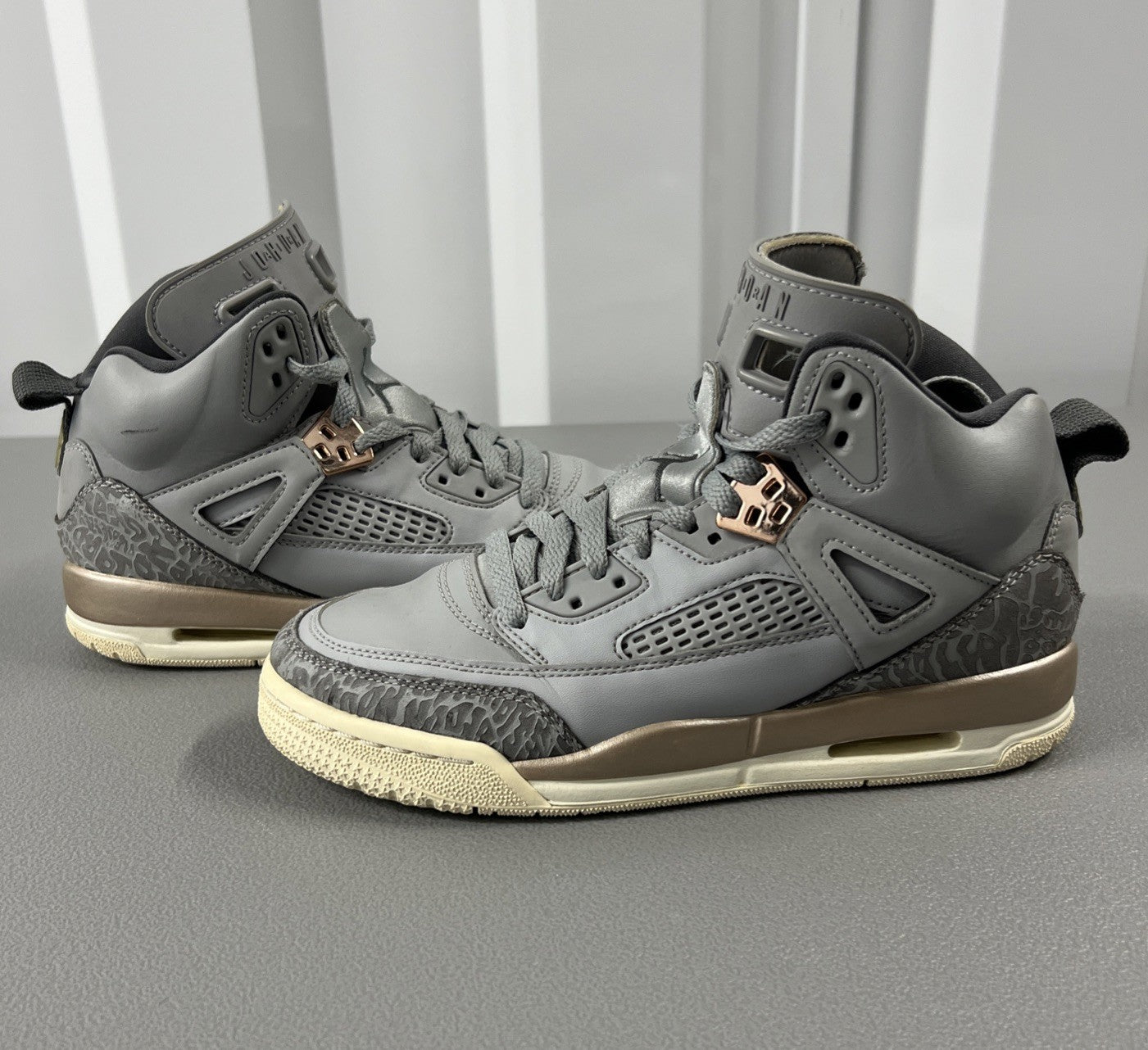 Size 5.5Y - Air Jordan Spizike (GS) ‘Wolf Grey' 535712-018