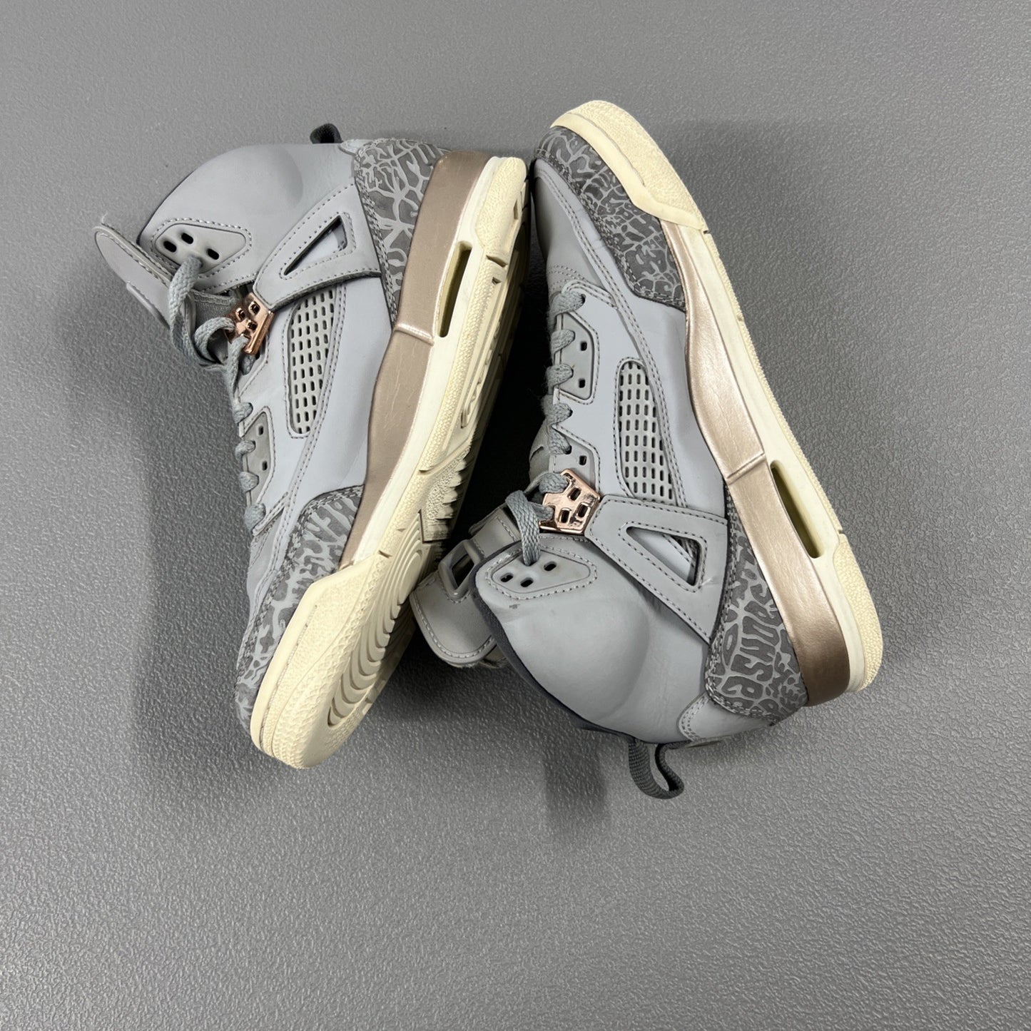 Size 5.5Y - Air Jordan Spizike (GS) ‘Wolf Grey' 535712-018