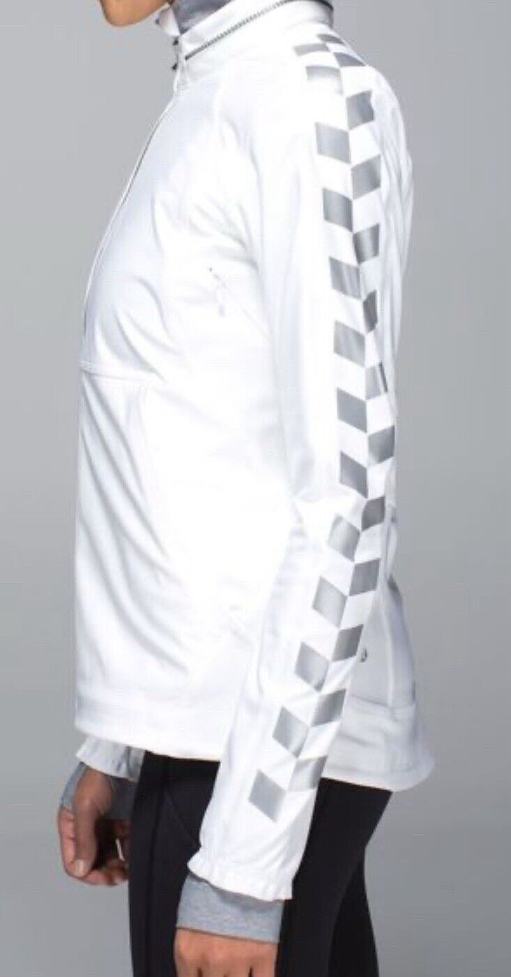 Size 9 Lululemon Feelin' Frosty Softshell Reflective Jacket Wind&Water Resistant