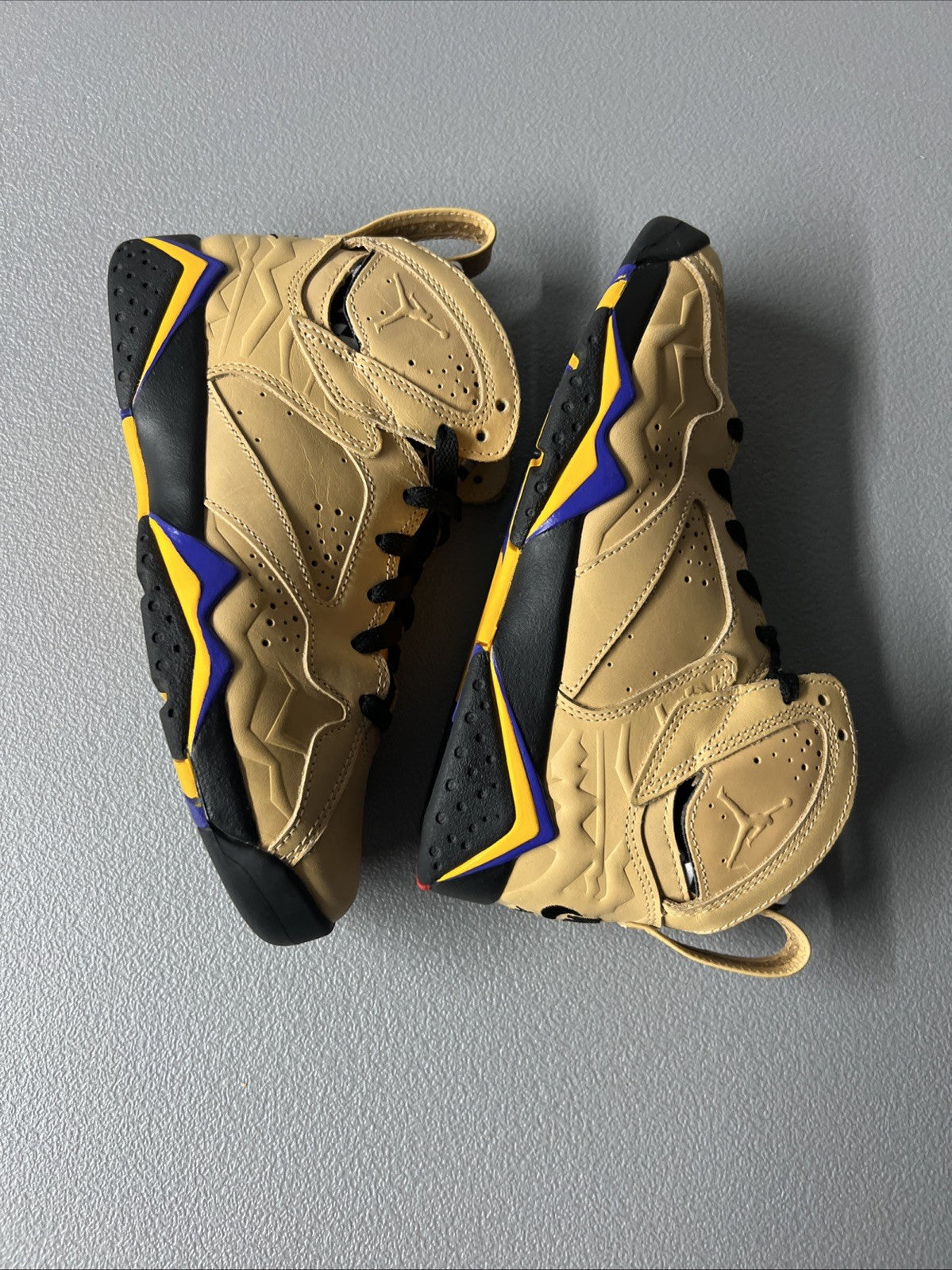 Size 5.5 Y or 7 Wmns- Jordan 7 Retro SE Mid Afrobeats GS