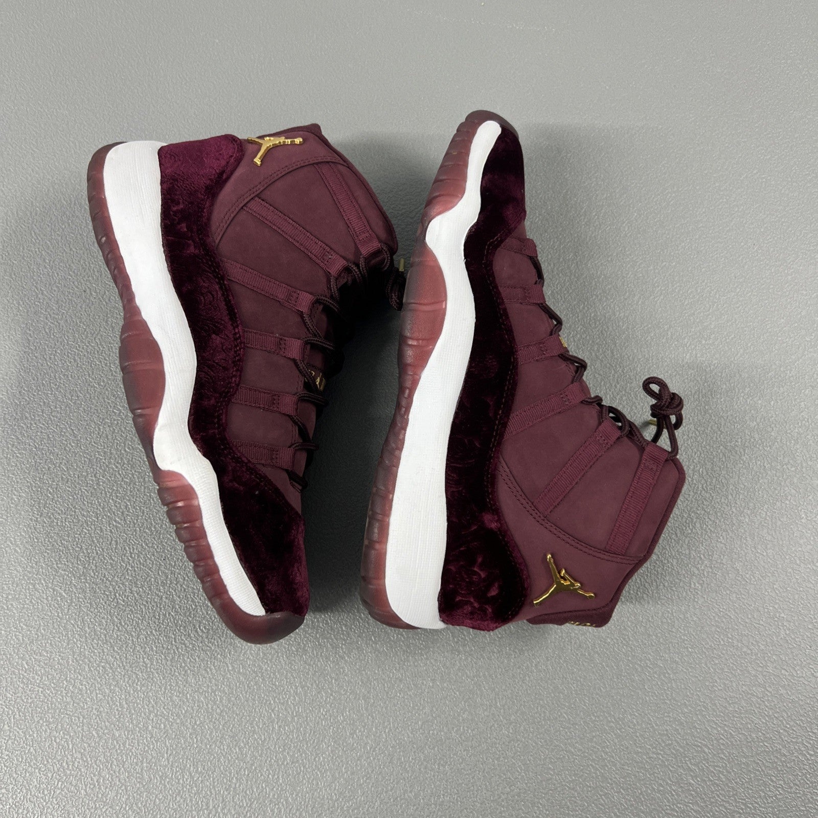 Size 8Y or 9.5 Wmns JORDAN 11 RETRO HEIRESS 'VELVET' Night Maroon (GS)