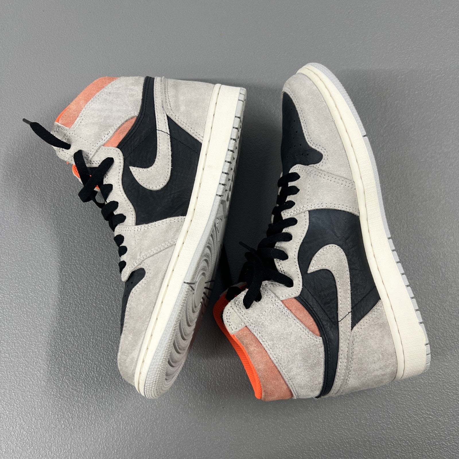 Size 9.5 - Air Jordan 1 Retro High OG 'Neutral Grey'