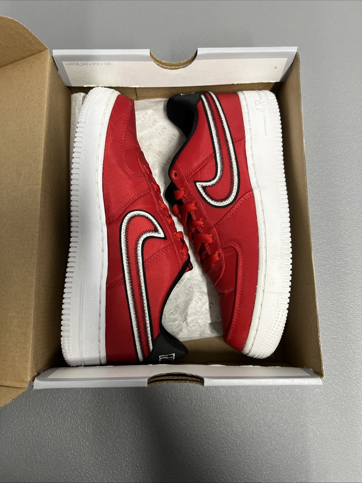 Size 5Y or 6.5 Wmns- Nike Air Force 1 Low LV8 ‘University Red White’ (GS)