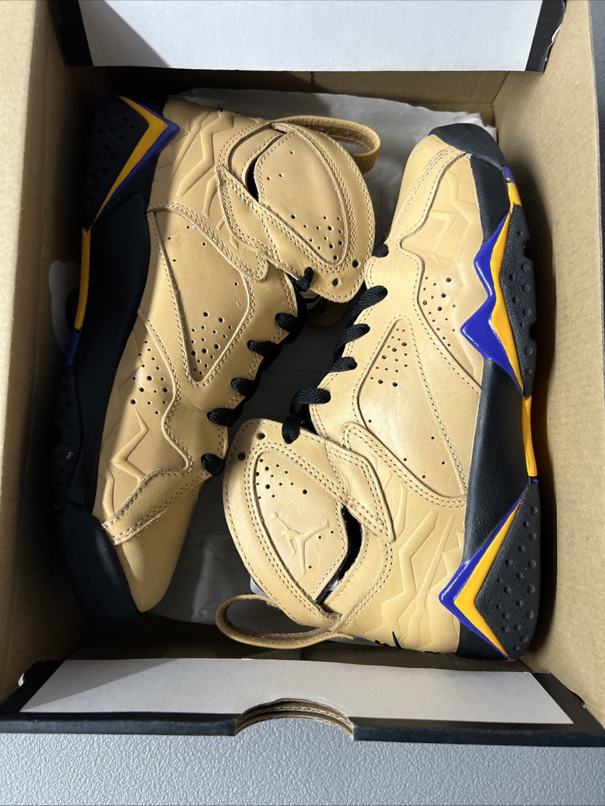 Size 5.5 Y or 7 Wmns- Jordan 7 Retro SE Mid Afrobeats GS
