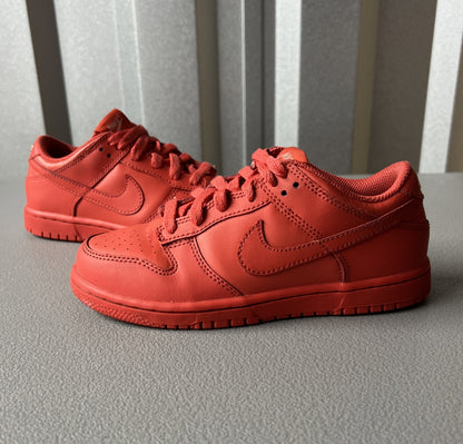 Size 2Y-Nike Dunk Low ‘Triple Red’ (Preschool)