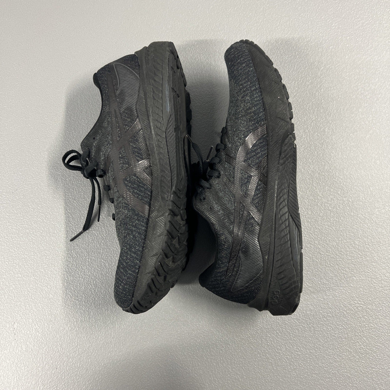 Size 9.5 - ASICS GT-2000 13 Black/ Black