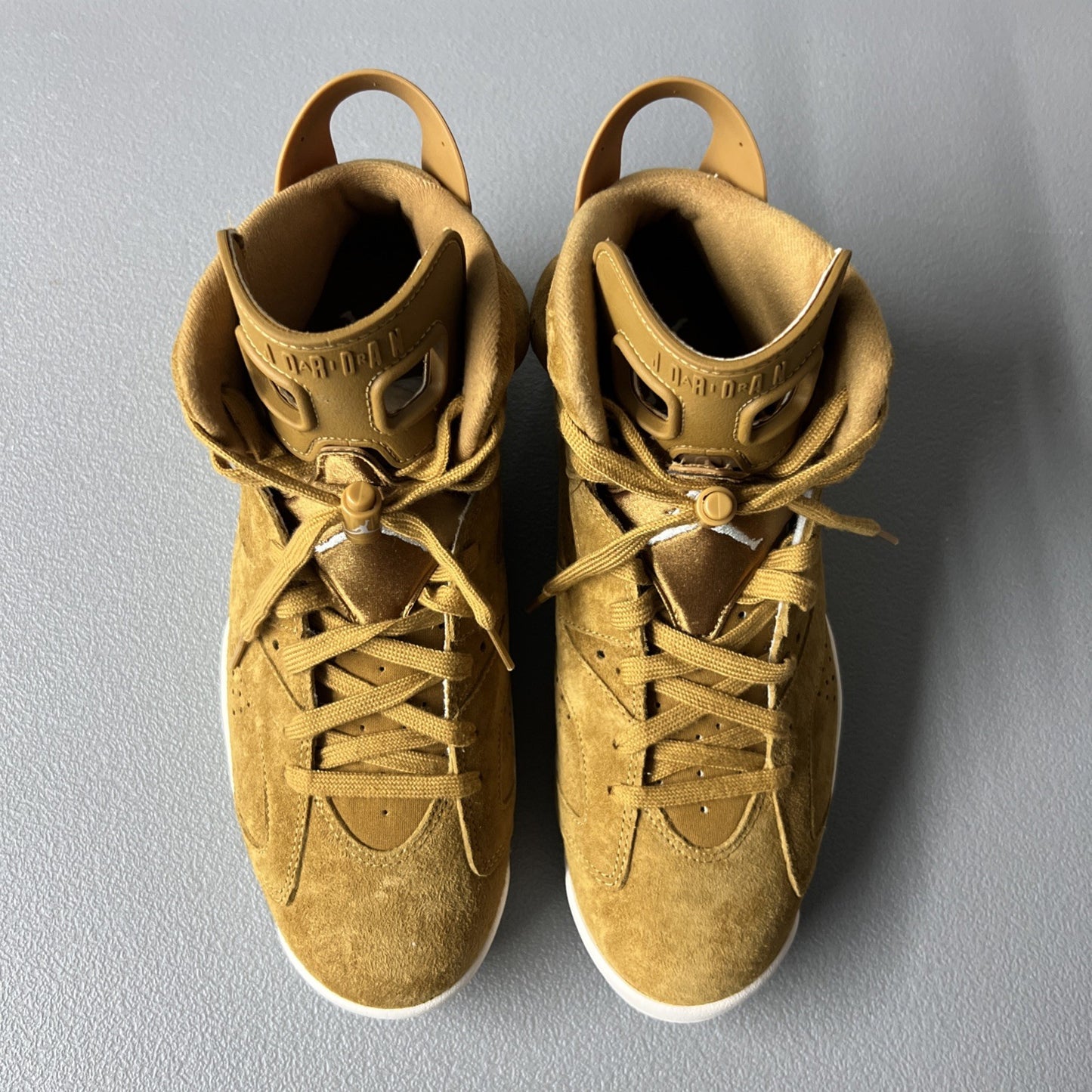 Size 10.5 - Air Jordan 6 Retro        Wheat 🌾