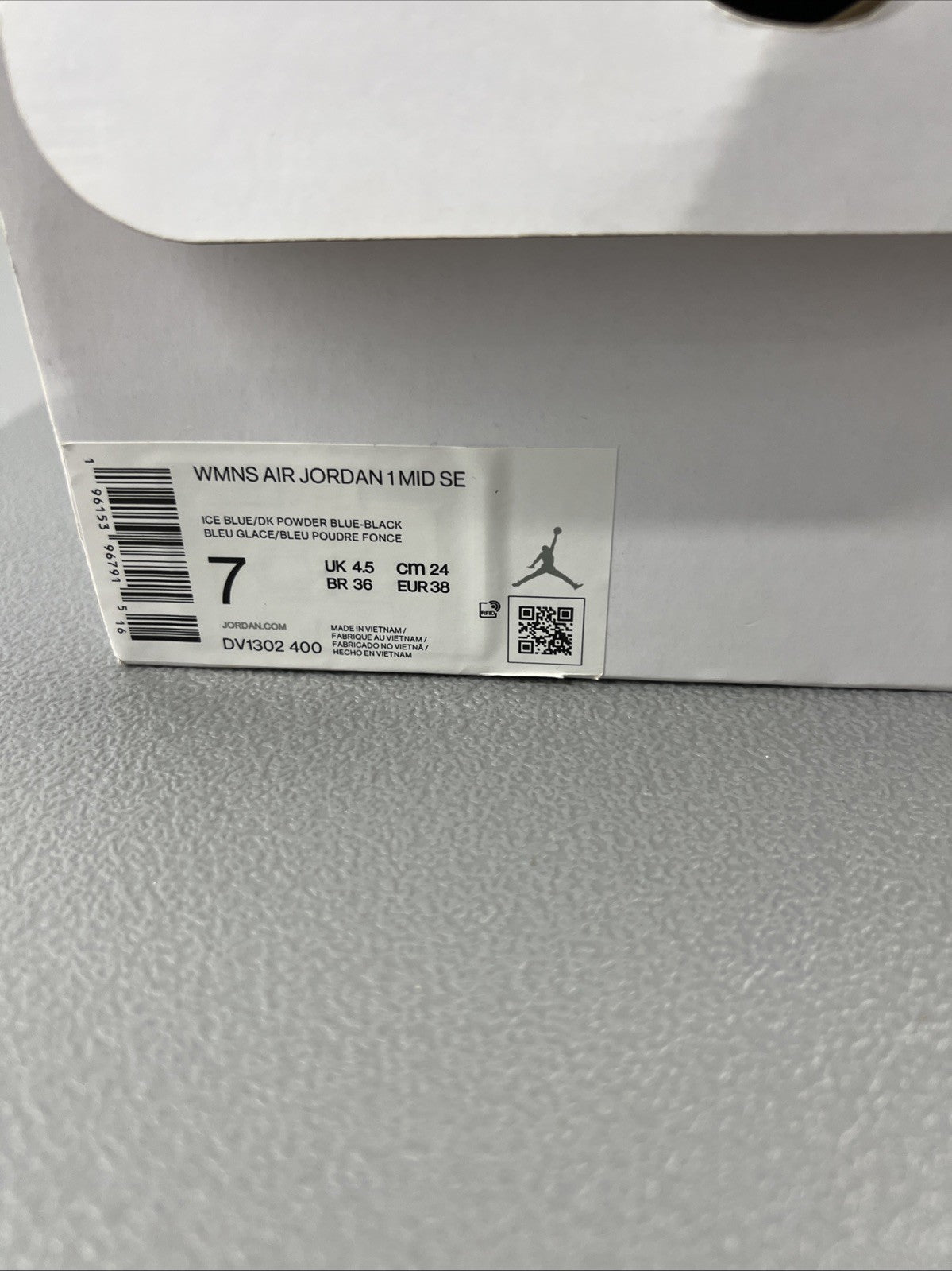 Size 7 - Jordan 1 Mid SE ‘Ice Blue’ (Women’s)