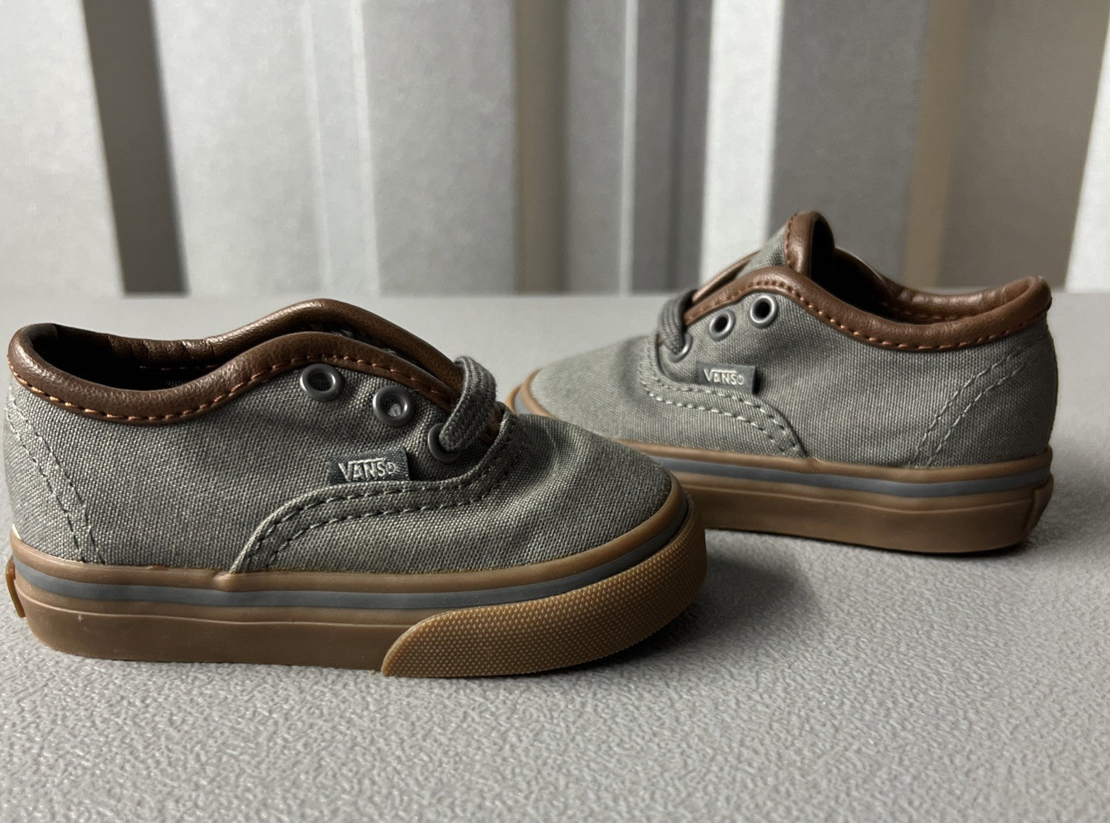 Size 4 -  Vans Authentic Castlerock Classic Gum (Toddler)