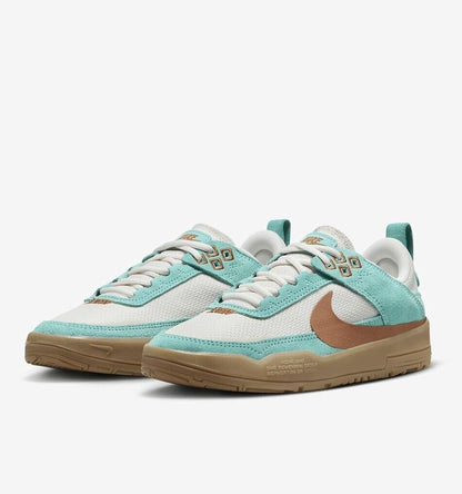 Size 6.5Y-Nike SB Day ONE Big Kids' Skate Shoes (FN4210-301, Green Frost/PH)