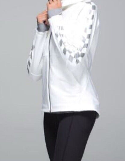 Size 9 Lululemon Feelin' Frosty Softshell Reflective Jacket Wind&Water Resistant