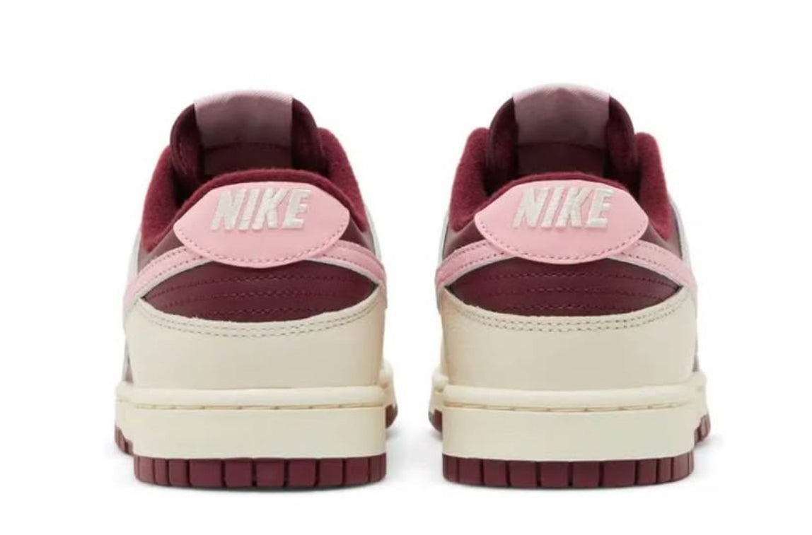 Size 9 - Nike Dunk Low Premium Valentine's Day. (Mens)