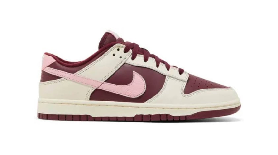 Size 9 - Nike Dunk Low Premium Valentine's Day. (Mens)